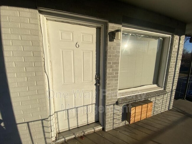 Building Photo - 1103 7th St