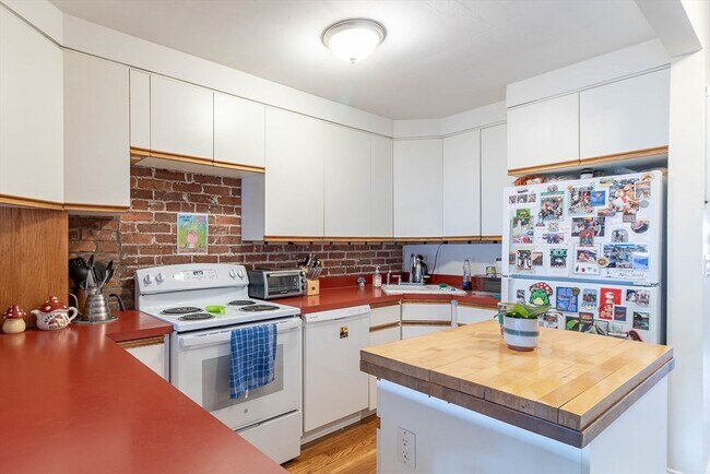 Photo - 39 Garrison Rd Unit 3