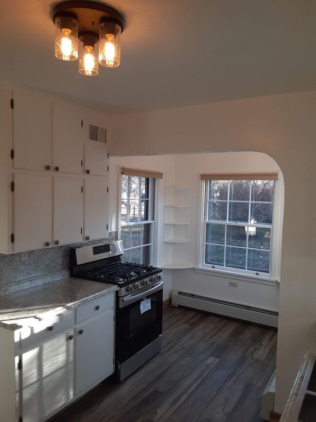 Photo - 168 E 21st St