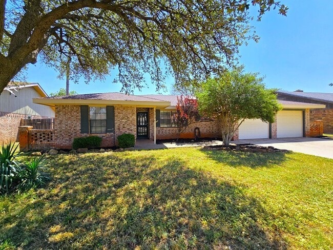 Building Photo - Midland Rental