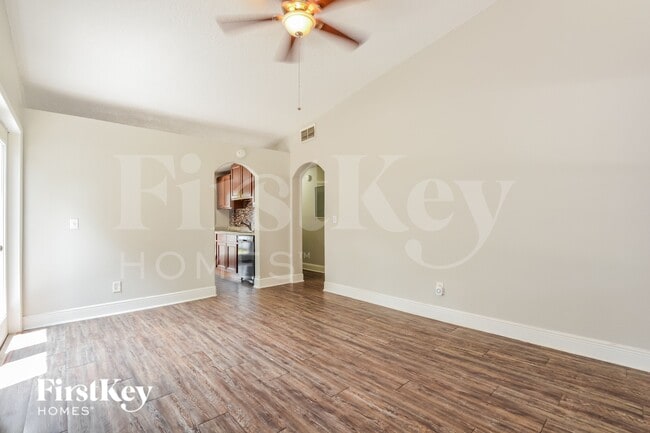Photo - 531 Martin Pl Blvd