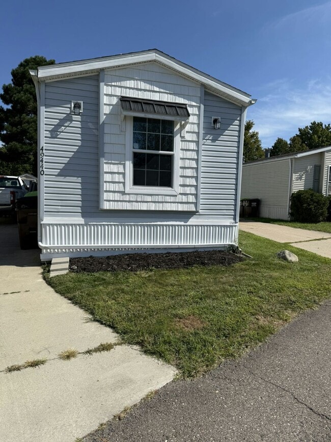 Building Photo - 49440 Maple St Rental