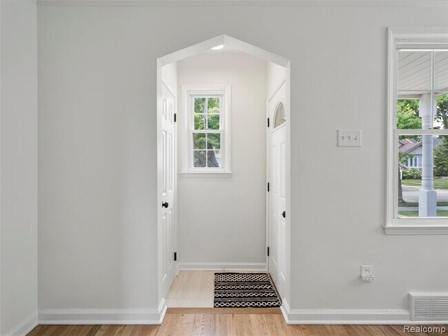 Photo - 1027 S Wilson Ave