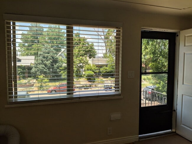 Photo - West Wash Park 2/1 Lots of Light, Mountain View and Reserved Parking!!