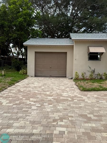 Photo - 237 E Ilex Dr