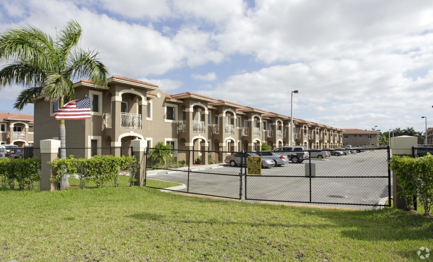 Jeannie Townhome Rentals - Jeannie Townhomes