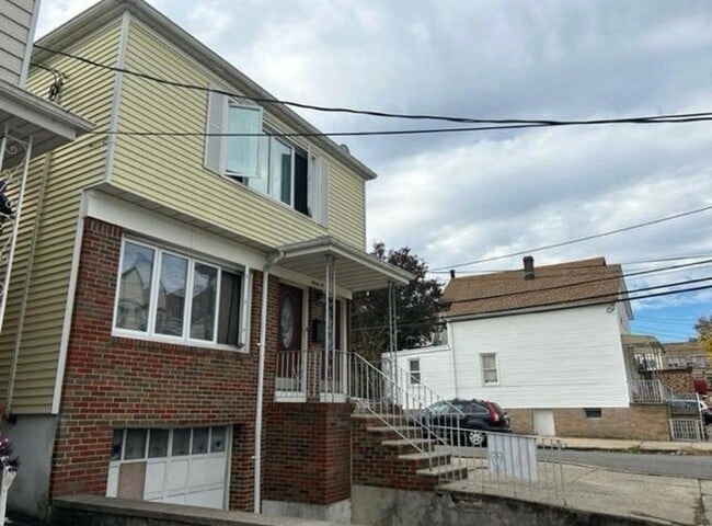 Photo - 22 E 18th St Unit 2
