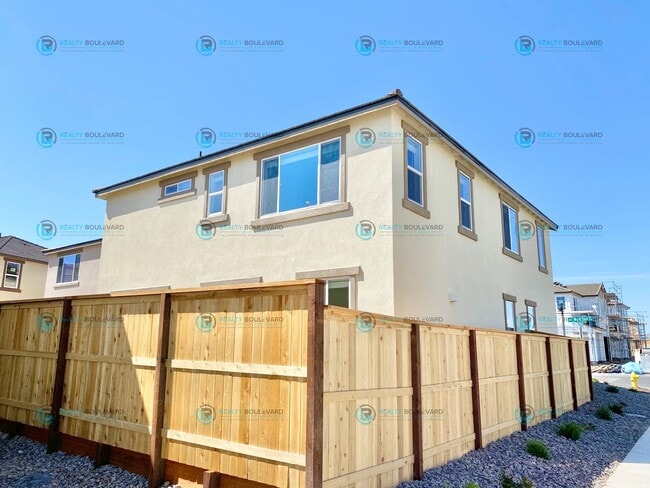 Photo - 4 Bedroom 3 Bath Home On Corner Lot Home Near Sparks Galleria