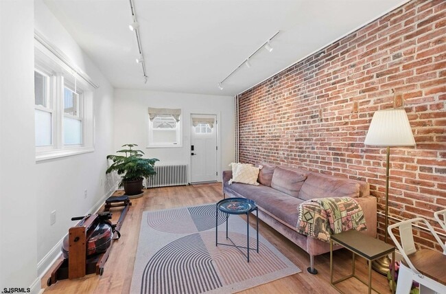 Photo - 3 S Montpelier Ave