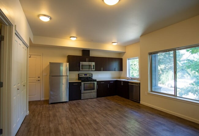 Photo - 1650 SE Harold St Unit 01