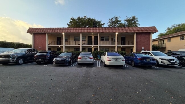 Building Photo - 8604 NW 35th St Unit 102