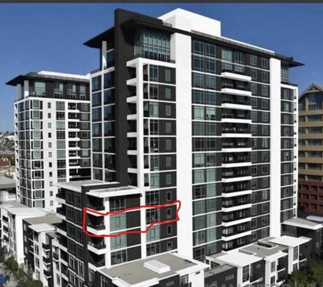 Building Photo - 425 W Beech St Unit Aqua Vista