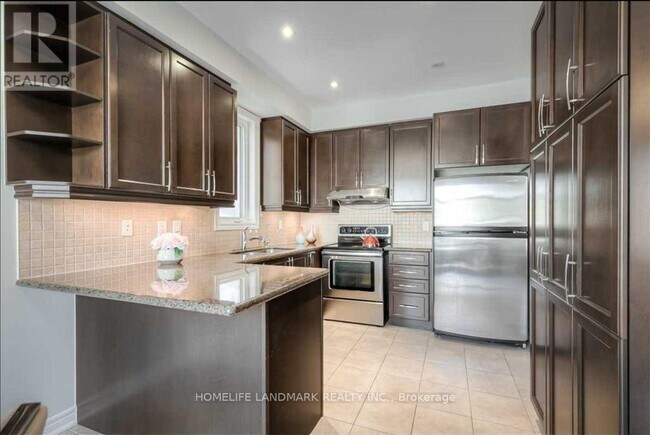 Photo - 77 Reynolds Crescent
