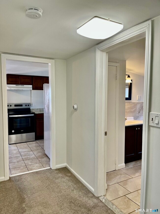 Photo - 657 Naugatuck Ave