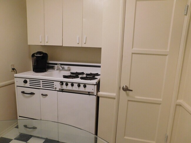 Photo - 5523 Harold Way