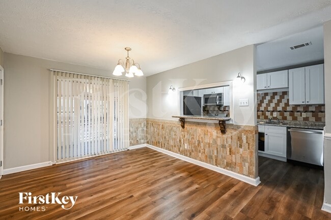 Photo - 1506 Spender Dr