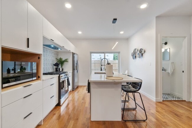 Kitchen Island - 1238 Butterfield Way