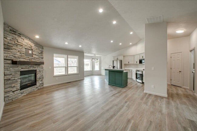 Photo - Beautifully Remodeled Home in Northwest Meridian