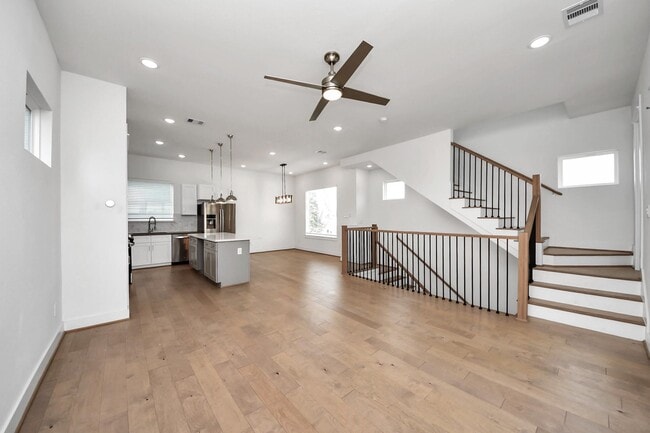 Photo - 4623 Cochran St