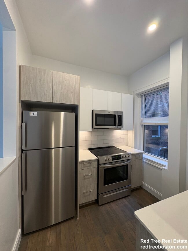 Photo - 19 Queensberry St Unit 4