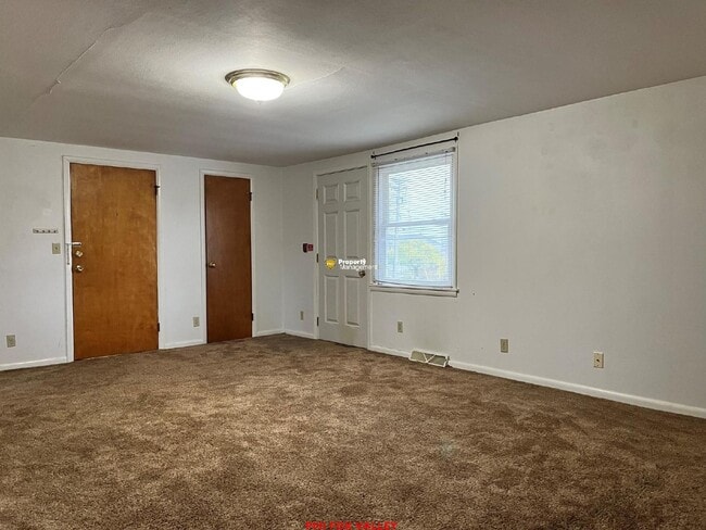 Photo - Charming 2 Bed, 1 Bath Apartment in Appleton, WI - Spacious & Convenient! Unit 3