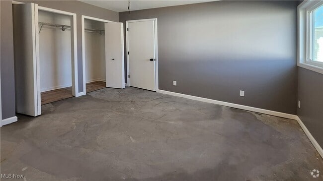 Building Photo - 223 Maplelawn Dr Rental
