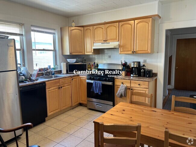 Building Photo - 35 Rose St Unit 2 Rental
