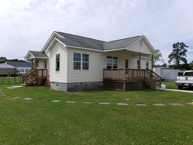 Building Photo - 3004 Church St