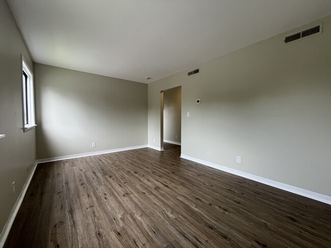 Photo - 533 St Marys Dr