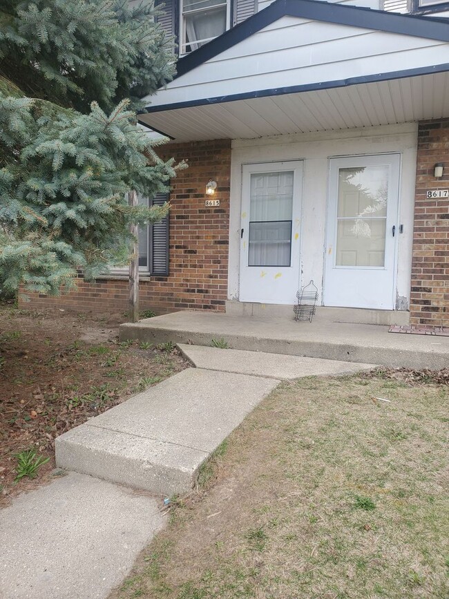 8615-8617 N 106th St. (Townhouse) - 8615-8617 N 106th St. (Townhouse) Unidad 8617