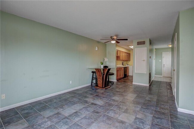 Photo - 2117 Giuffrias Ave