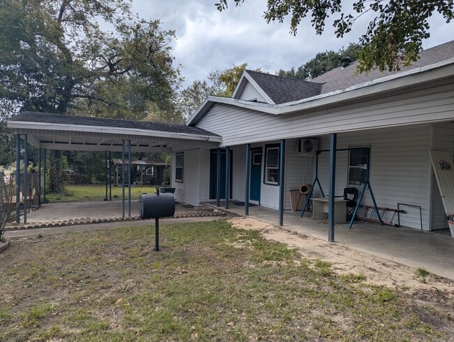 Building Photo - 210 S 7th St