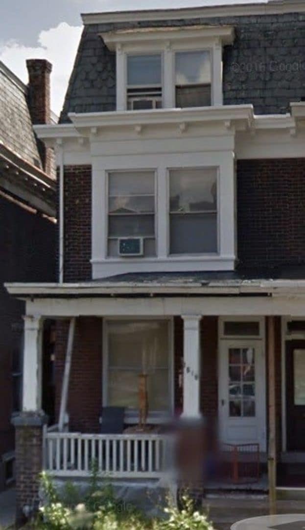 Building Photo - 1619 Berryhill St Unit Apt 3