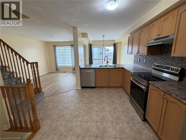 Photo - 121 Bloomington Dr