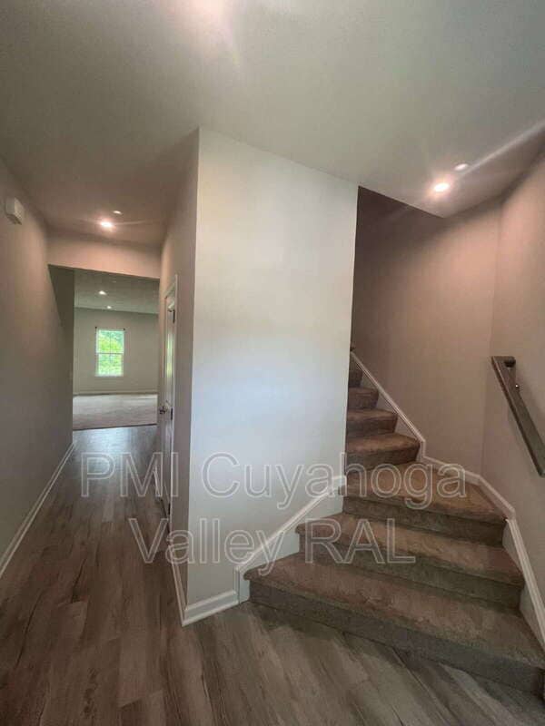 Photo - 1161 Meadow Run