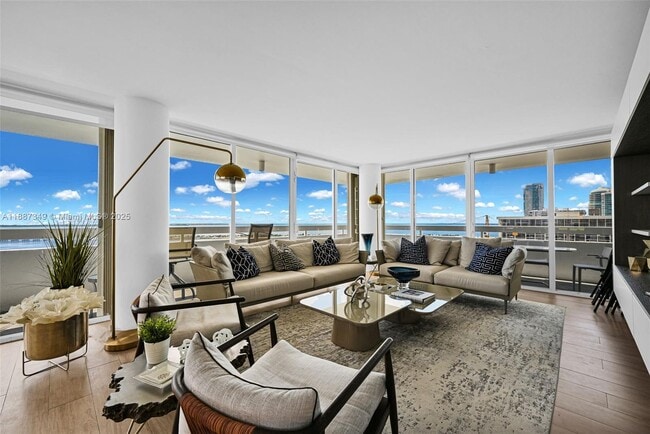 Photo - 1627 Brickell Ave Unidad 2507