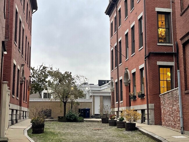 Photo - 2 Harvard Pl Unidad 2