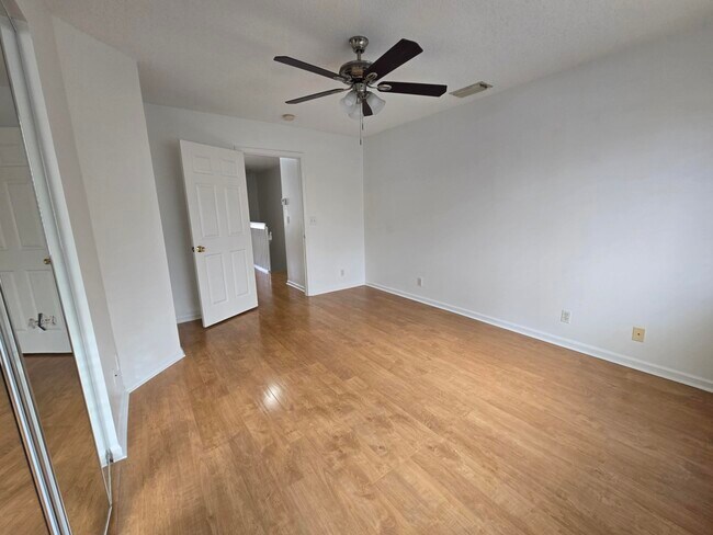 Photo - 6950 Blacksmith Way