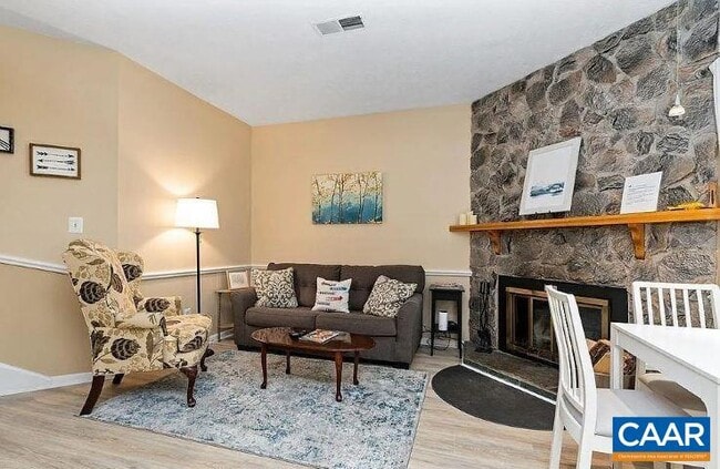 Photo - 718 Laurelwood