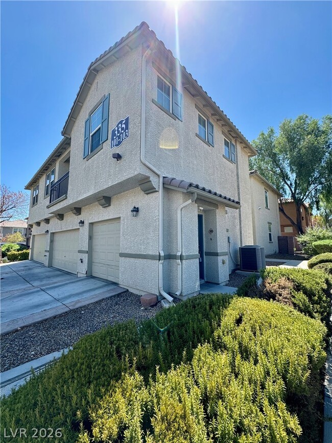Building Photo - 335 Clarence House Ave Unit 103