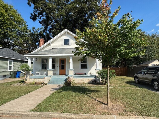 Photo - Renovated DTR Bungalow!