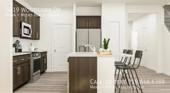 Building Photo - 5819 Woodlawn Dr