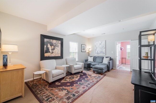 Photo - 719 Rainier Rd