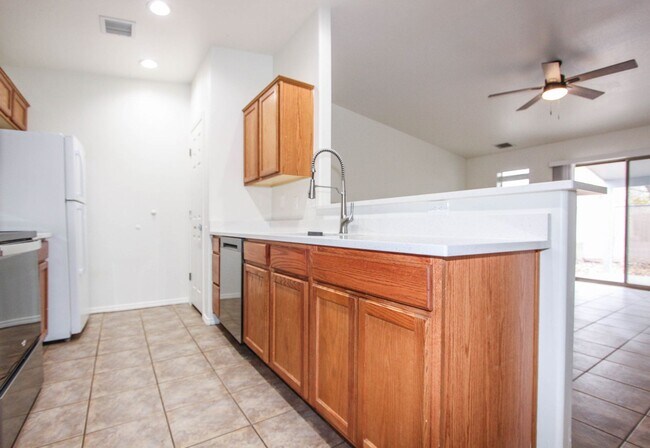 Photo - 4849 N Judy Ct Unidad #2