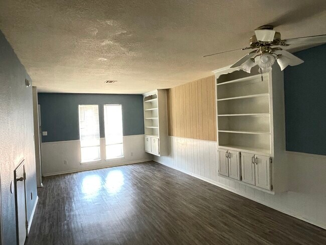 Photo - 1901 E Lindsey St