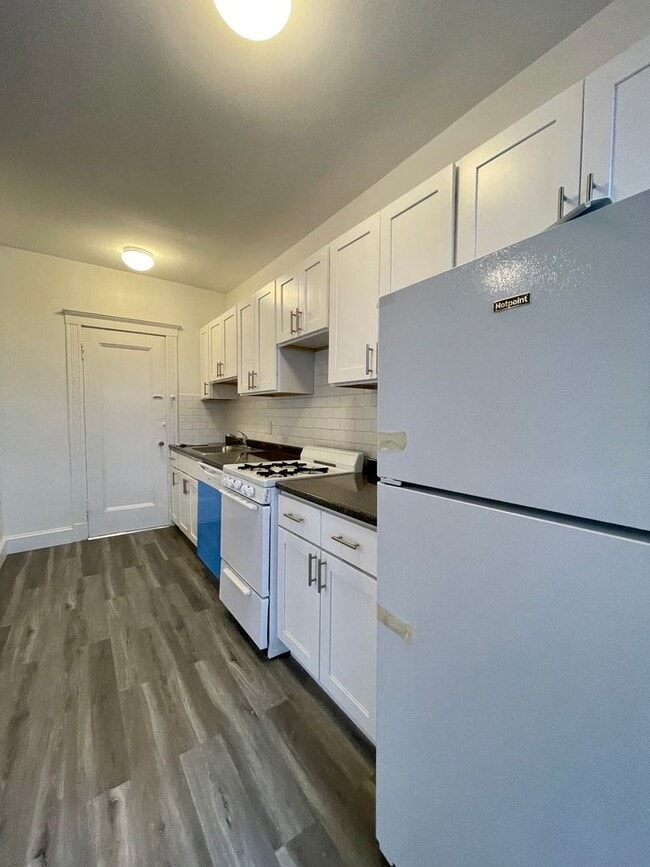 Photo - NO BROKER FEE! BRIGHTON 2 BED ALONG GREEN LINE WITH DISHWASHER, HT HW INCLUDED