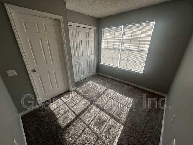 Photo - 8129 Heirloom Dr