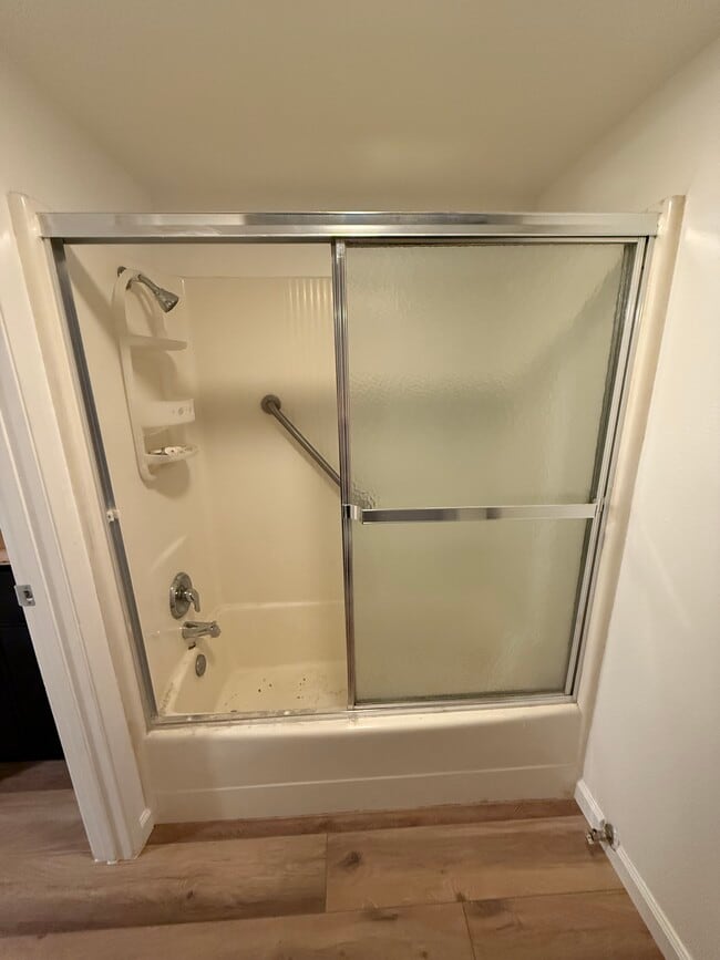 bathroom - 5300 E Waverly Dr Unit J14