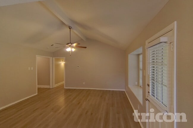 Photo - 711 Darnel Ln