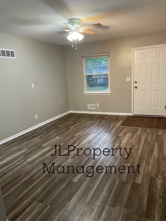 Photo - 921 SW Kingscross Rd Townhome